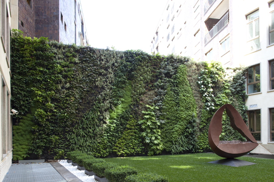 (ITA) Giardino verticale presso condominio privato – Via Gabba – Milano